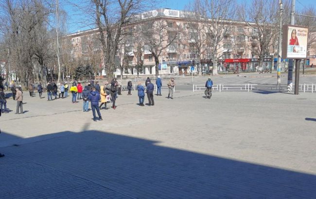 В Херсоне оккупанты пытались разогнать митинг слезоточивым газом