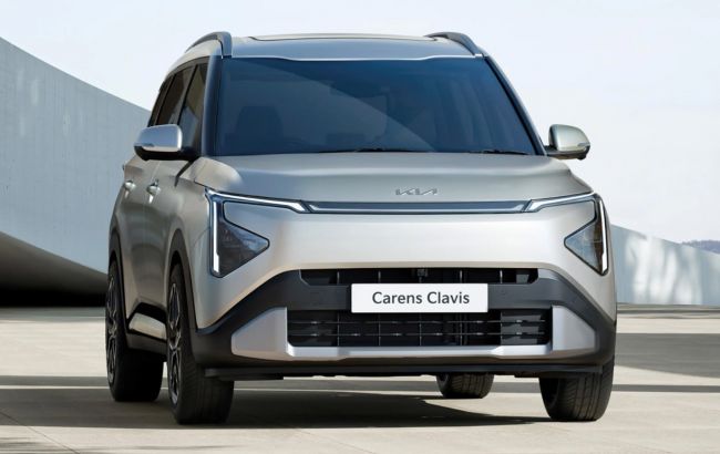 Kia представила бюджетний кросовер Carens Clavis з трьома рядами крісел