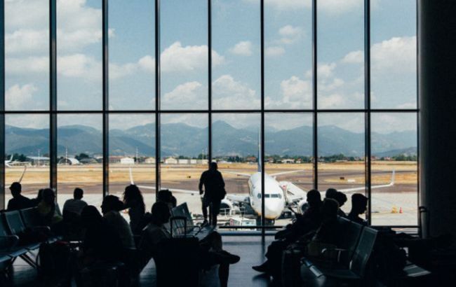 Сотні британських туристів потайки покинули готелі у Швейцарії через карантин