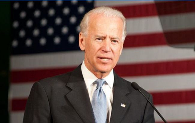 Байден пообіцяв американцям по 2 тисячі доларів у разі контролю демократами Сенату