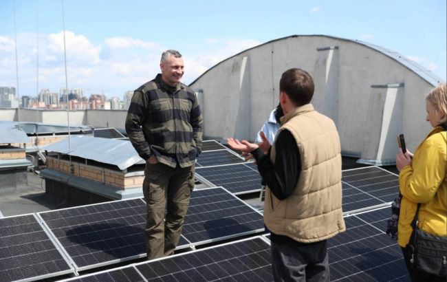 Кличко розповів про енергостійкий будинок в Голосіївському районі та про програми допомоги киянам