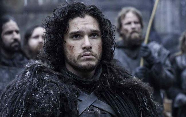 Джону Сноу не дозволили носити шапку