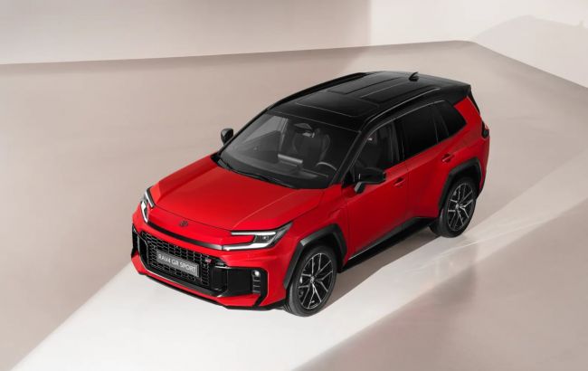 Новий кросовер Toyota RAV4 показали офіційно: названі усі двигуни та характеристики