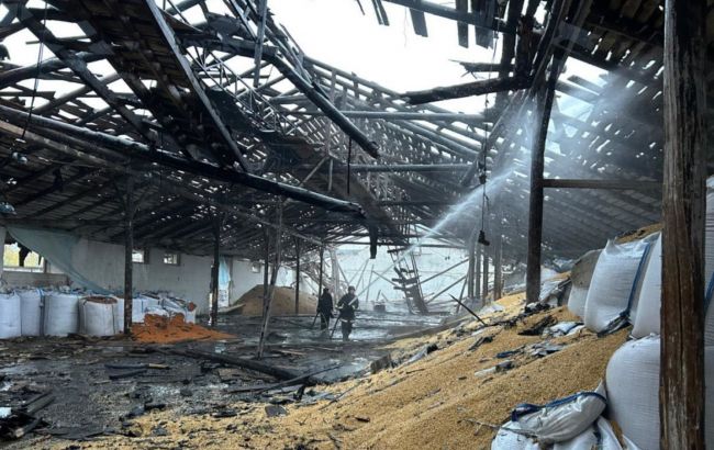 Війська РФ "Шахедами" атакували Чернігівщину: під ударом енергетика, горіло зерносховище