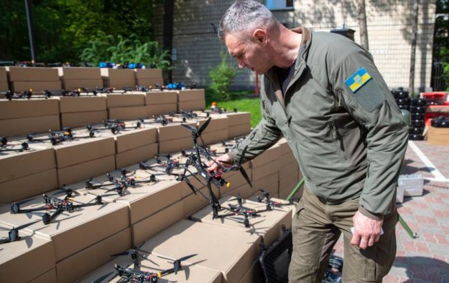 Бійці двох бригад отримали від киян 2500 дронів, устаткування до них та системи РЕБ, - Кличко