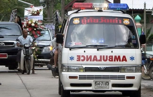 В Индии автобус сорвался в пропасть, есть погибшие