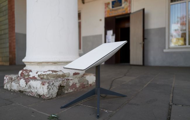 "Втемную" регистрировал "Старлинки" для врага: под Киевом разоблачили российского агента