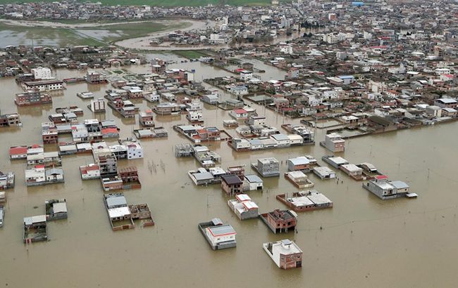Наводнение в Иране унесло жизни более 40 человек