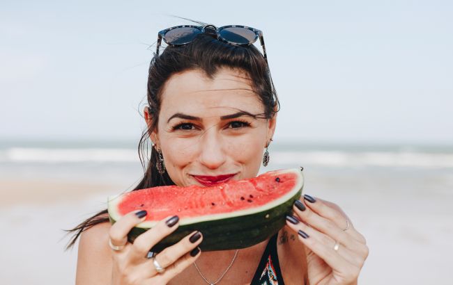Ці 5 продуктів допоможуть перенести вам сильну спеку і бути в формі