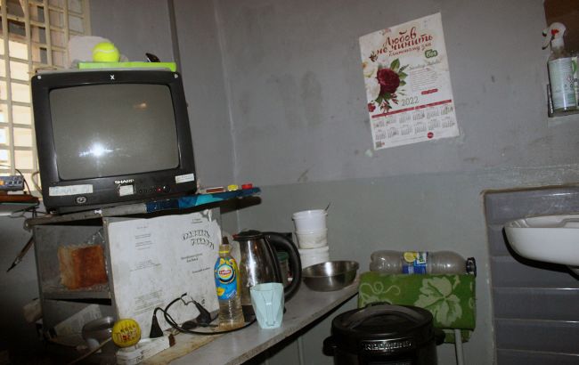 Церковь, интернет и книги. Какие на самом деле "плюшки" получают заключенные в колониях и СИЗО