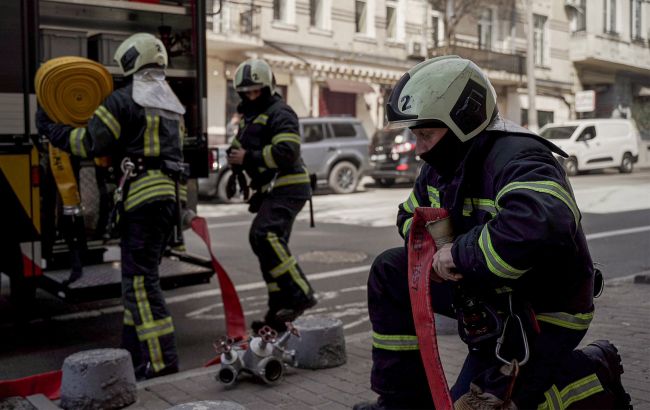 Повреждены два роддома, есть погибшие: РФ ударила по центру Ивано-Франковска
