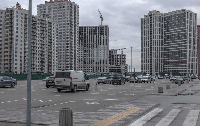 Пільги лише з QR-кодом й нові штрафи? Що може змінитись для водіїв на парковках