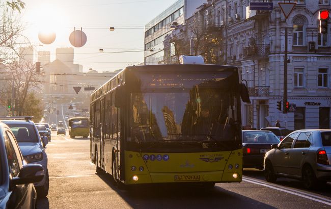 Частина транспорту Києва курсує сьогодні зі змінами: що важливо знати пасажирам