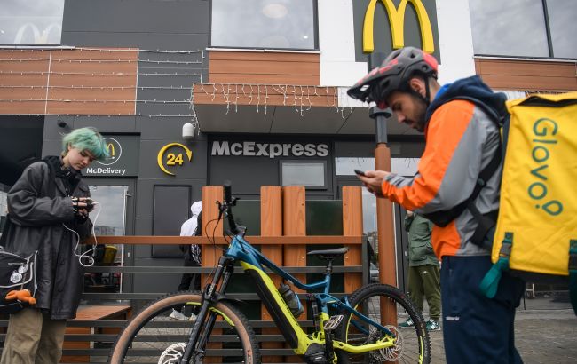 Дерев'яні прибори й напої без кришок. Що змінилось у McDonald's і як на це реагують українці