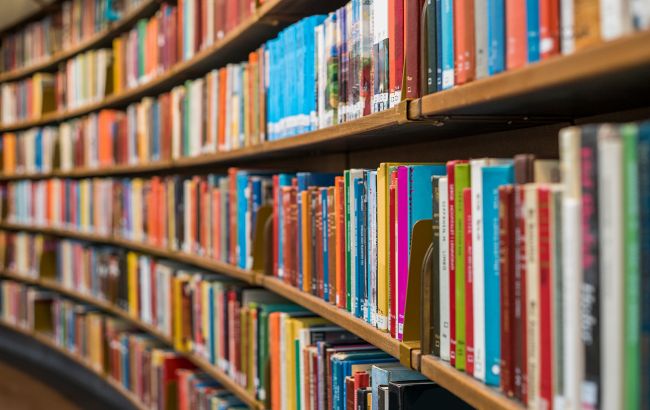 Заборонені книги в Україні: за що карають і які видання потрапляють під заборону