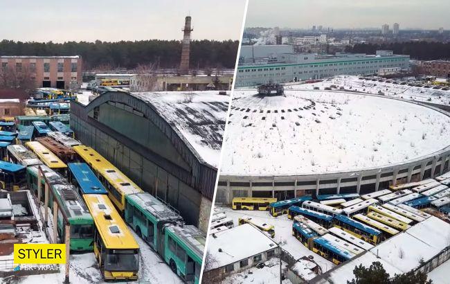Кладовище автобусів: у Києві показали вражаючі кадри покинутого автопарку