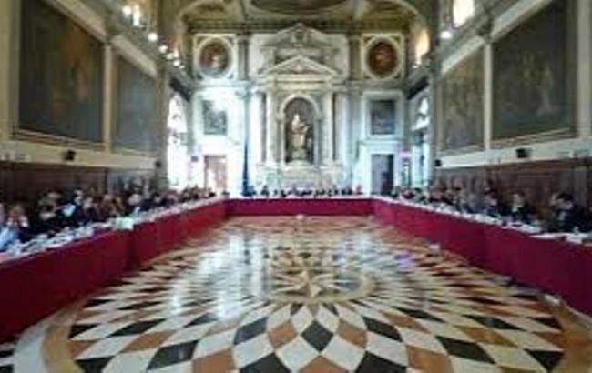 Венецианская комиссия советует Украине отменить норму о "партийной диктатуре"