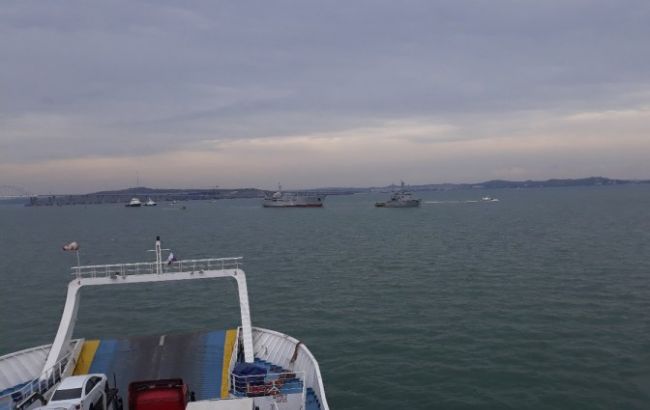 Порошенко поздравил корабли ВМС Украины с выходом к Азовскому морю