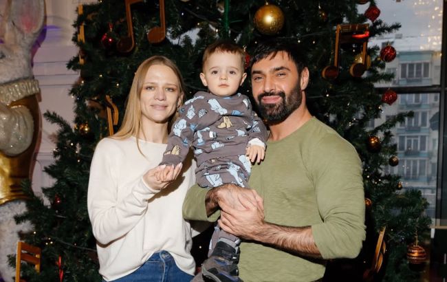 Дружина Козловського про нічний обстріл Києва: "Встигла закрити дитині вуха"