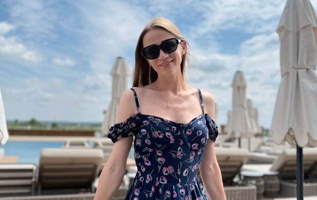 Самое модное платье на лето 2025: жена Козловского показала, с чем его носить