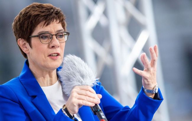 Министр обороны Германии предложила увязать "Северный поток-2" с поведением России