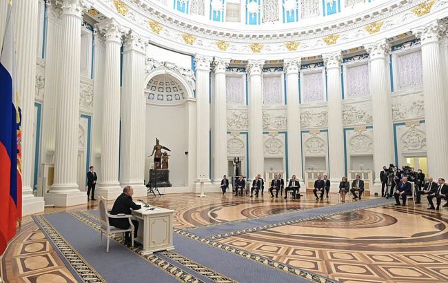 Привиделись секты? В Совбезе РФ заговорили о "десатанизации" Украины