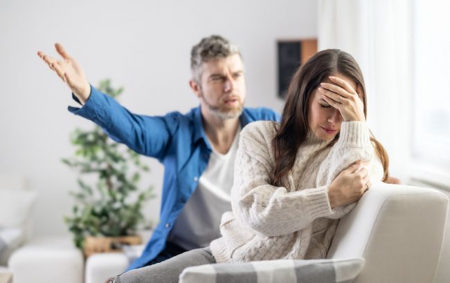 Після яких фраз чоловіка варто негайно припинити стосунки (фото: Getty Images)