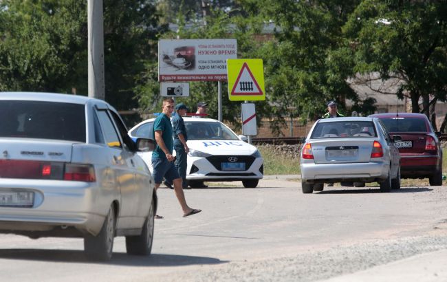 Окупанти в Криму ще більше посилили "бан" на продаж бензину