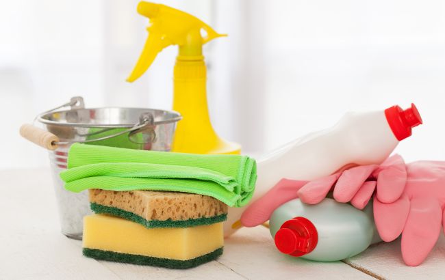 Ніколи не мийте ці предмети на кухні миючим засобом: наслідки непередбачувані