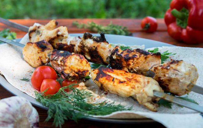 Найсмачніший курячий шашлик: Клопотенко сказав, яке м'ясо найкраще брати