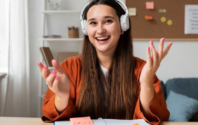 Українці можуть безкоштовно вчити польську мову: як це зробити