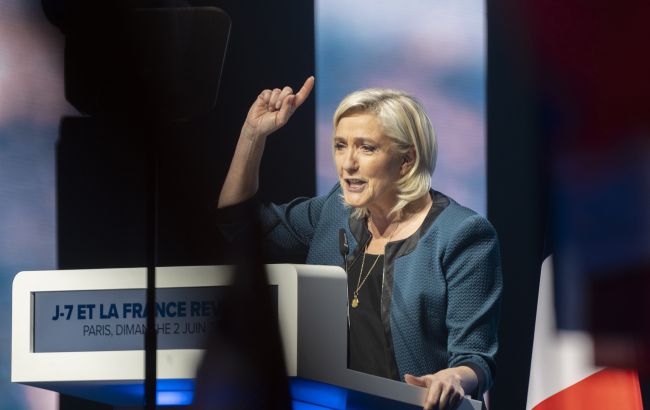 У Франції прокуратура просить ув'язнити на 5 років лідерку ультраправих Марін Ле Пен