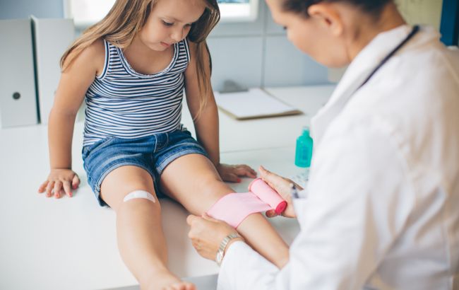 Ребенок травмировался в школе: как действовать родителям и что должна сделать администрация