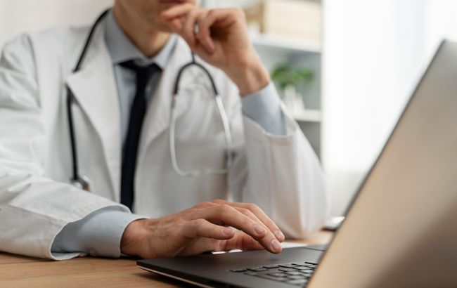 Гірше за куріння. Вчені розказали, що може скоротити ваше життя