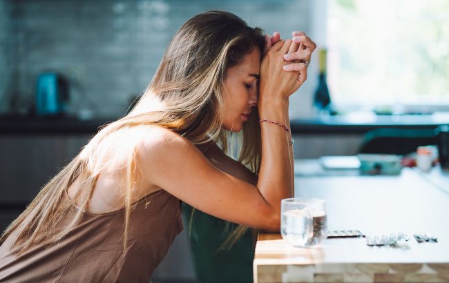 "Підозра з'явилася, коли він став мені купляти ківі, які я на дух не переношу". Як українки дізнаються про зраду