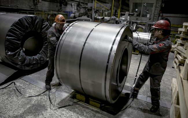 Завод, що видно з космосу: ведучий Дмитро Комаров спробував себе у ролі металурга на "Запоріжсталі" 