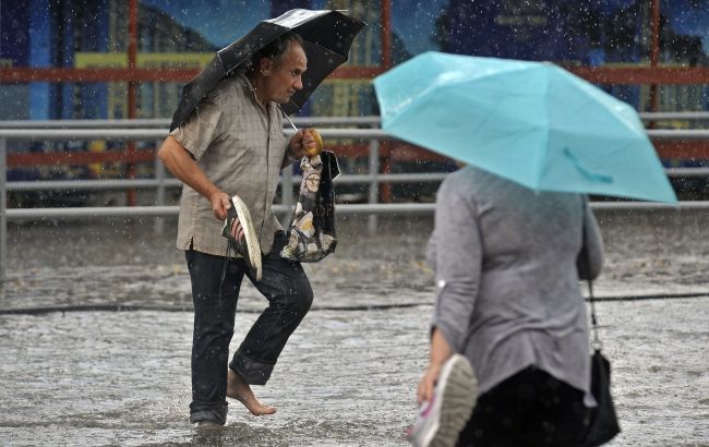 Грозы на западе, жара на востоке: что принесет погода на выходных