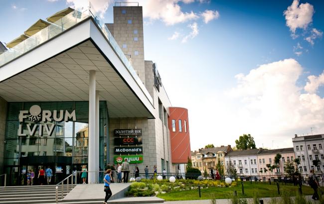 У Львові повідомили про замінування ТРЦ Forum Lviv