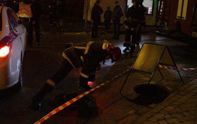 У Тернополі в результаті вибуху газу у каналізації зірвало 12 люків