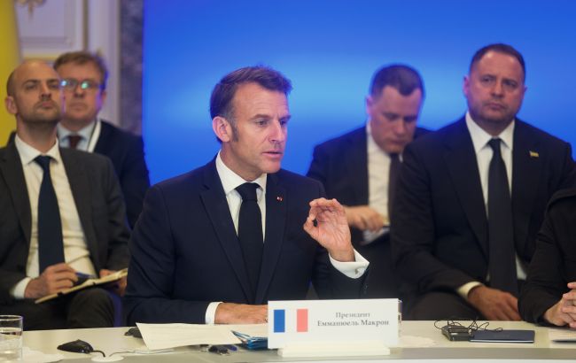 "Людожер біля наших дверей": Макрон дав характеристику Путіну