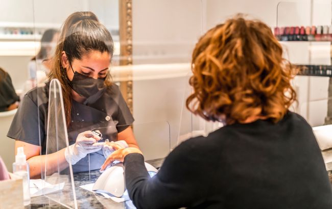 Власна справа. Який бізнес відкривають українські жінки у Польщі: опитування