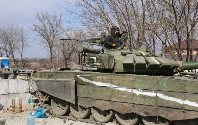 У Маріуполі окупанти поновили активність в районі парку: обшукують та затримують людей