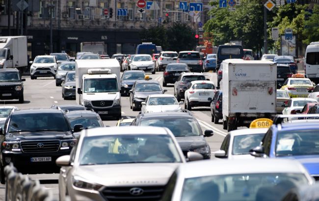 У Києві перекривають важливий проспект: куди сьогодні й завтра краще не їхати (схема)