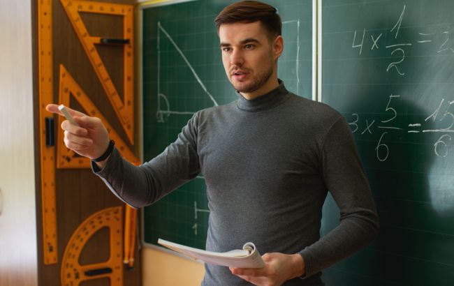 Є до чого прагнути! Скільки платять вчителям у Польщі, й чому в Україні не так