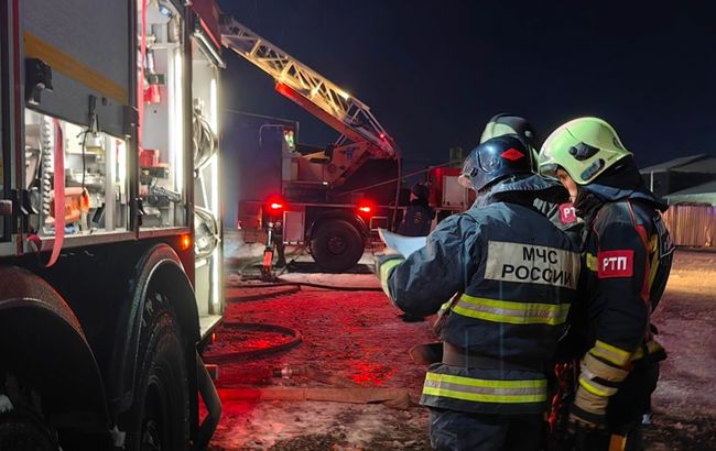 Ночной "хлопок" в тылу РФ: неизвестные дроны устроили огненное шоу на Ярославском НПЗ