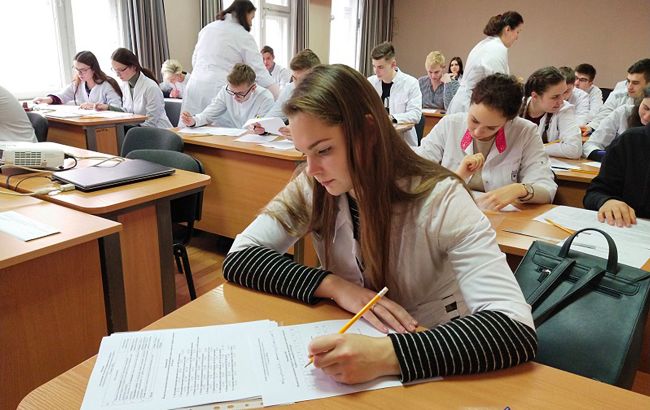 Медична освіта в Україні: скільки коштує вивчитись на лікаря і де найдешевше