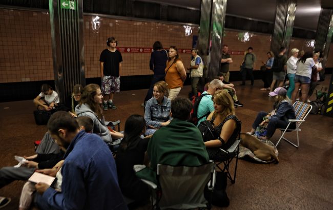 У Києві пролунали вибухи на тлі атаки "Шахедів"