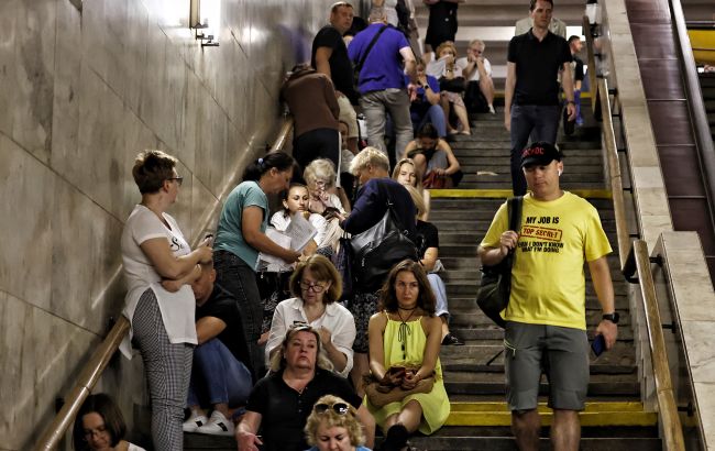В Киеве ограничили движение на "красной" линии метро из-за тревоги