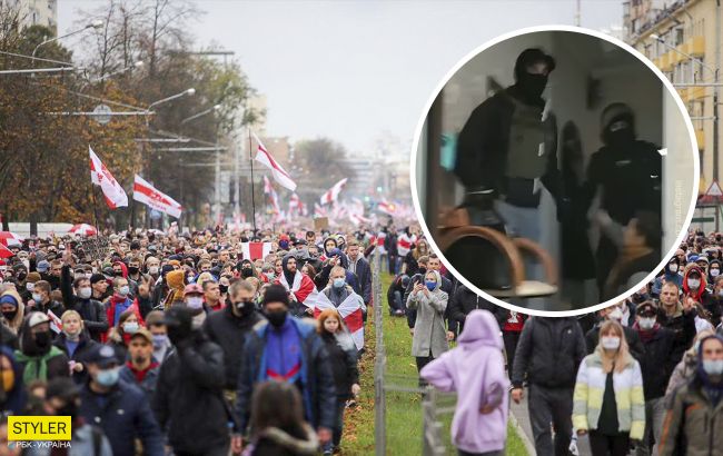 В Беларуси силовики вытаскивают людей прямо из квартир (видео)