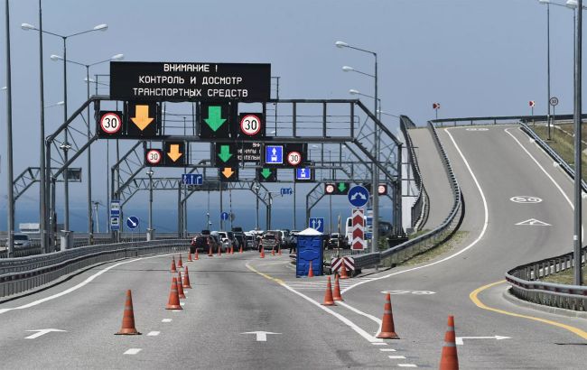 На Кримському мосту ввели паспортний контроль​​​​​​​: що відомо